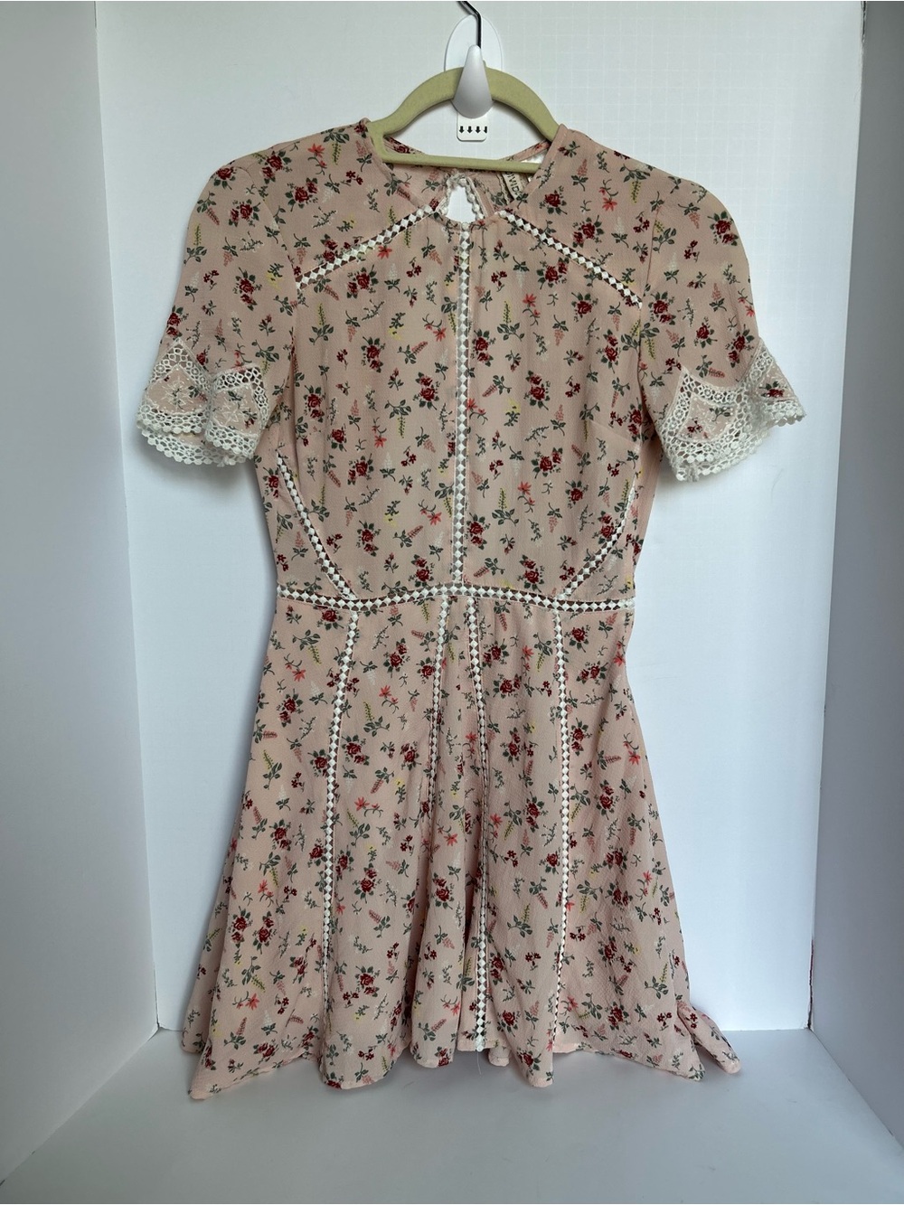 H&M Pink Floral Lace-Trim Dress with Open Back Size 2